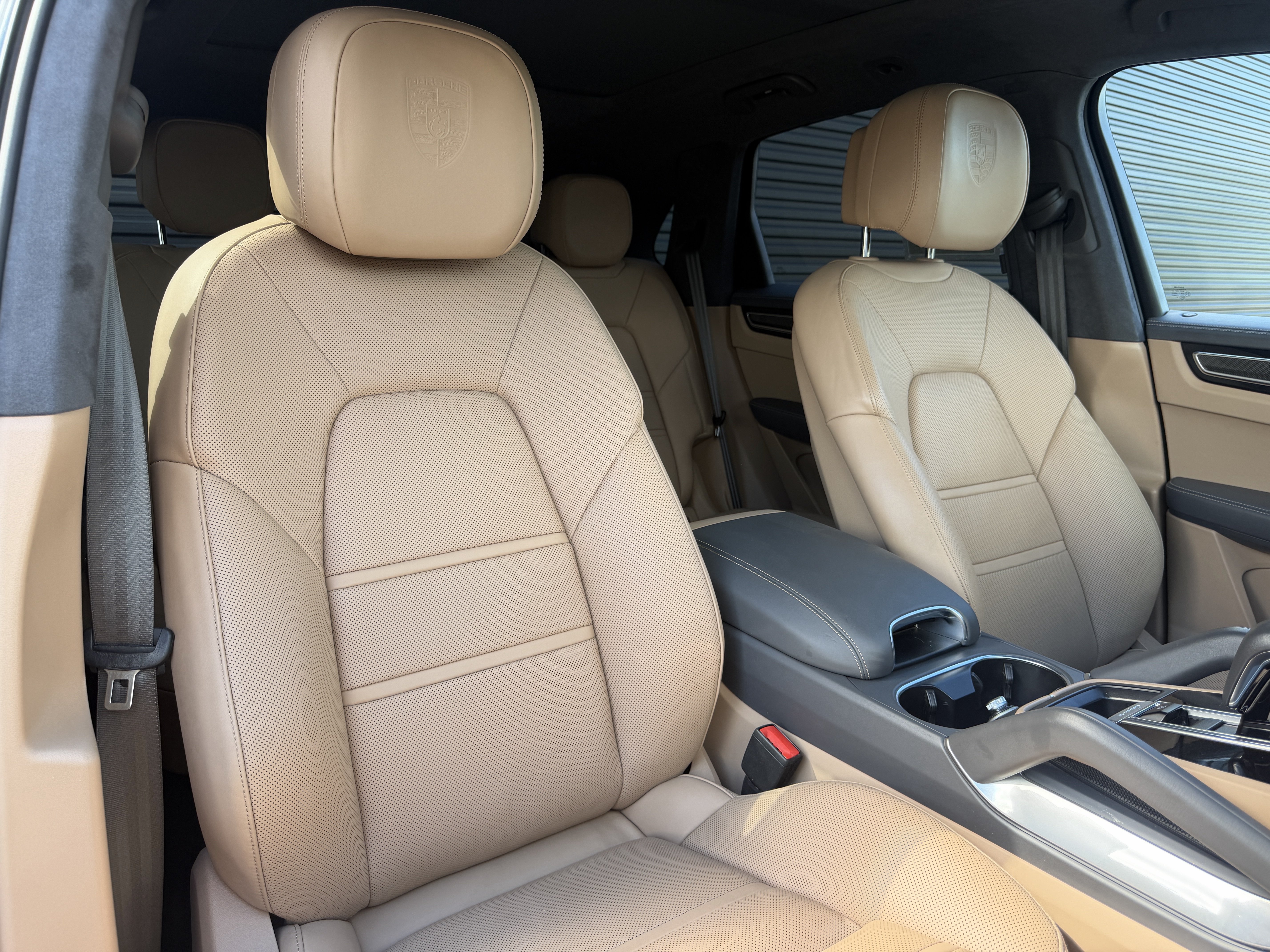 Used 2020 Porsche Cayenne Turbo AWD/4WD image 17