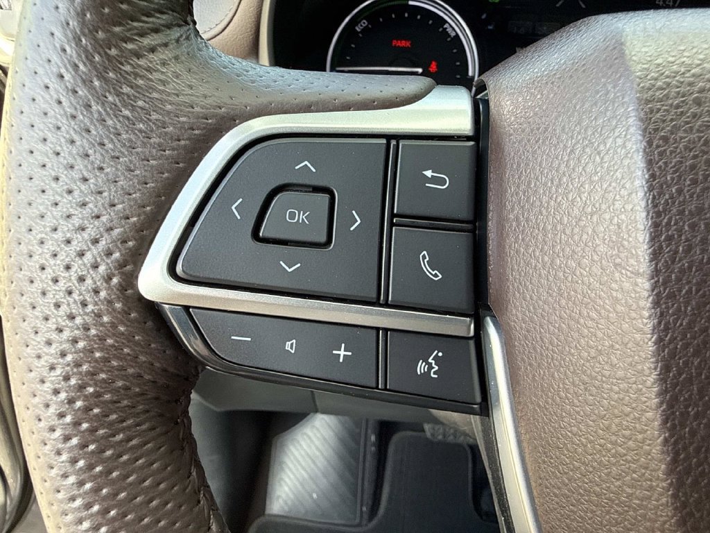 Used 2023 Toyota Sienna Platinum AWD/4WD image 42