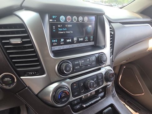 Used 2018 Chevrolet Suburban LT w/ LT Signature Package AWD/4WD image 22