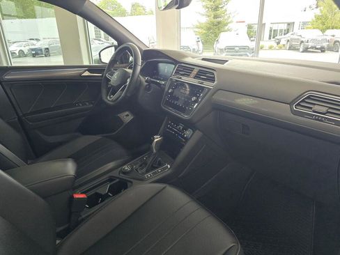 Used 2024 Volkswagen Tiguan SE R-Line AWD/4WD image 45
