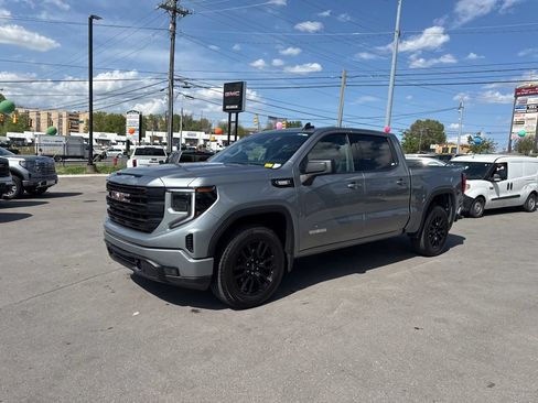 Used 2025 GMC Sierra 1500 Elevation AWD/4WD image 3