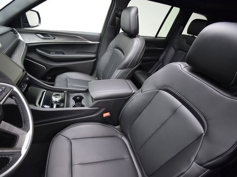 New 2025 Jeep Grand Cherokee Limited 4xe image 23