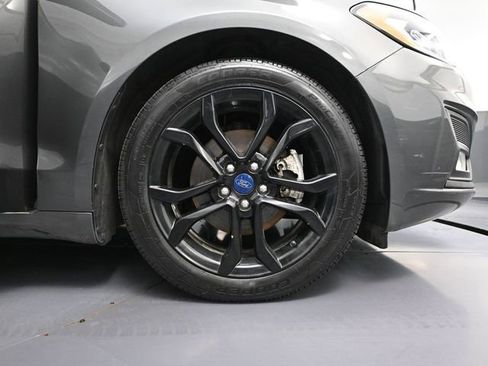 Used 2020 Ford Fusion SE w/ Equipment Group 151A image 16