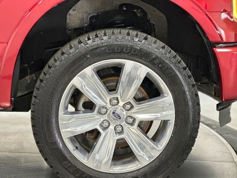 Used 2016 Ford F150 Platinum w/ Equipment Group 701A Luxury image 30