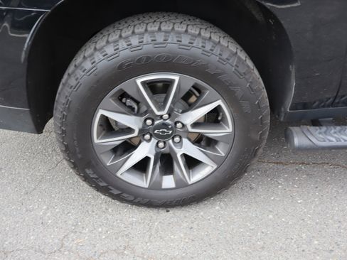 Certified 2023 Chevrolet Suburban Z71 w/ Luxury Package image 42