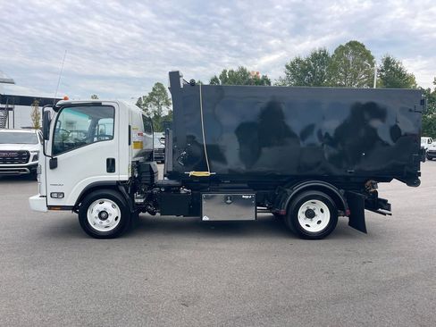 Used 2024 Chevrolet Low Cab Forward image 2