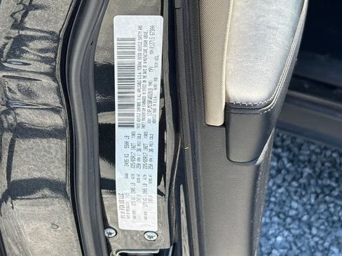 Used 2015 Jeep Cherokee Latitude AWD/4WD image 28