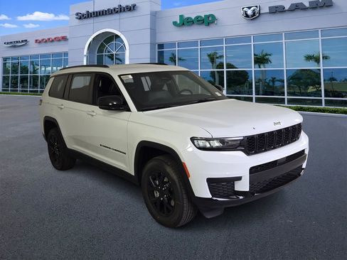 New 2025 Jeep Grand Cherokee L Laredo RWD image 2