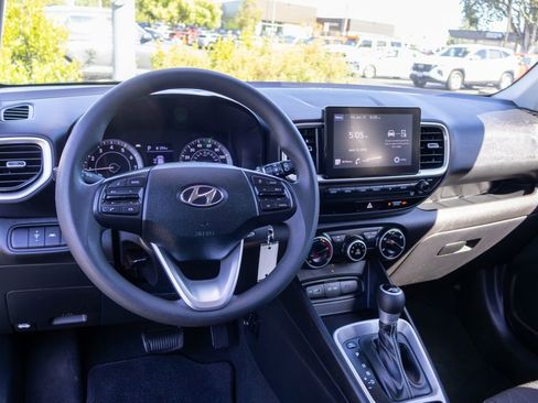 Certified 2022 Hyundai Venue SE w/ Cargo Package FWD image 16