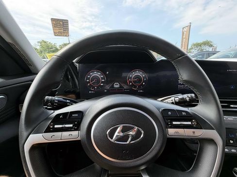Used 2023 Hyundai Elantra Limited FWD image 31