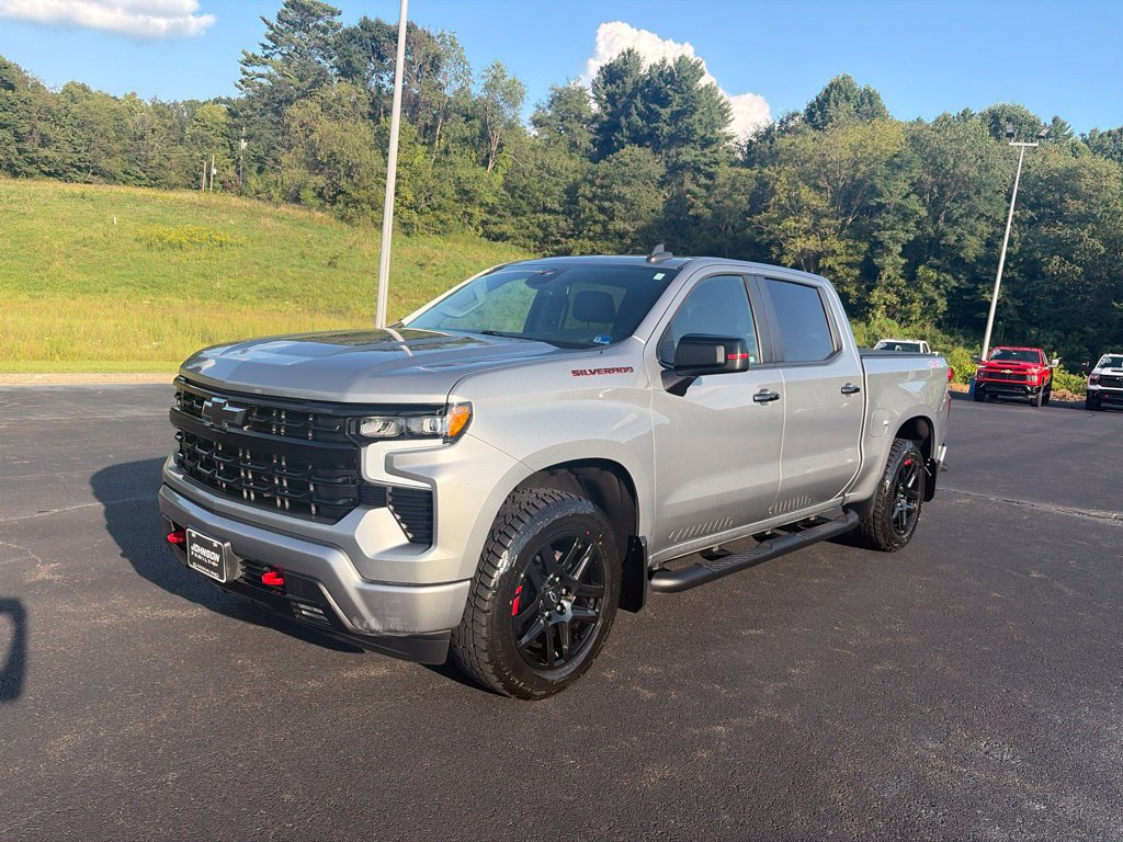 Used 2024 Chevrolet Silverado 1500 RST w/ Redline Edition AWD/4WD image 4
