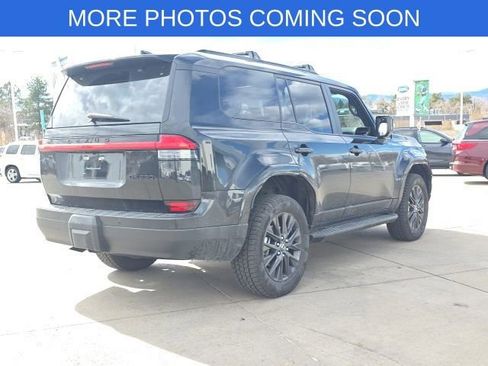 Used 2025 Lexus GX 550 w/ Accessory Package (2T) image 5