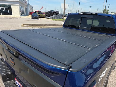 Used 2020 Nissan Titan PRO-4X w/ Pro-4x Convenience Package AWD/4WD image 14