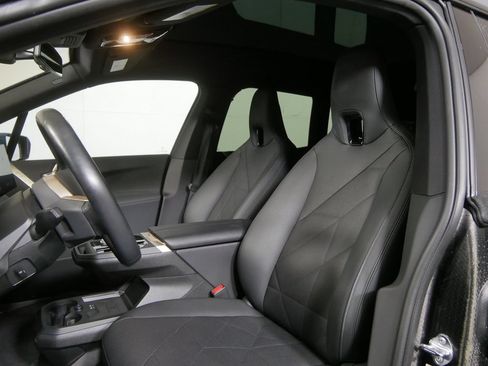 Used 2024 BMW iX xDrive50 w/ Sport Package AWD/4WD image 12