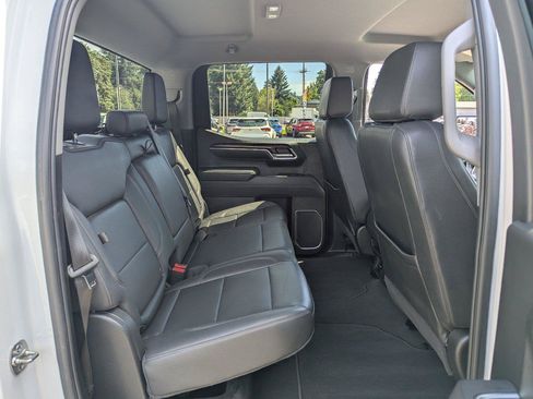 Used 2025 GMC Sierra 1500 SLT AWD/4WD image 33