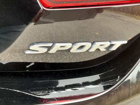 Used 2019 Honda Accord Sport image 9