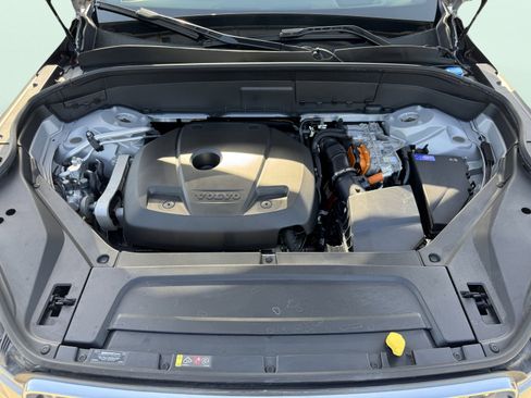 Used 2024 Volvo XC90 T8 Ultimate w/ Lounge Package image 11
