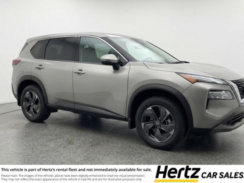 Used 2025 Nissan Rogue SV image 1