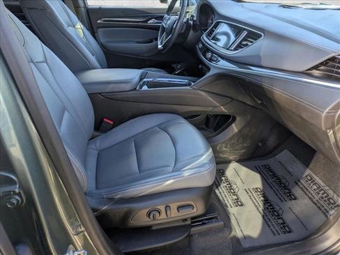 Used 2023 Buick Enclave Essence image 20