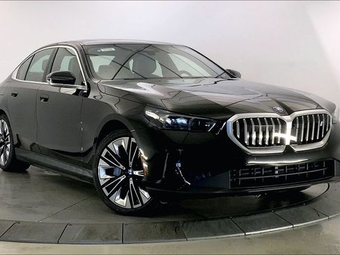 New 2026 BMW i5 eDrive40 w/ Premium Package AWD/4WD image 1