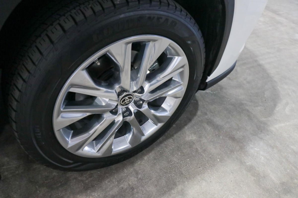 Used 2021 Toyota Highlander Limited FWD image 44
