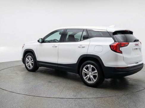 Used 2024 GMC Terrain SLE FWD image 6