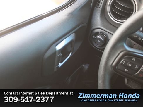 Used 2020 Jeep Wrangler Sport AWD/4WD image 14