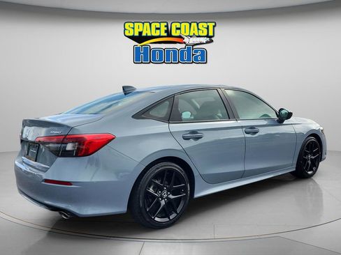 Used 2023 Honda Civic Sport image 3