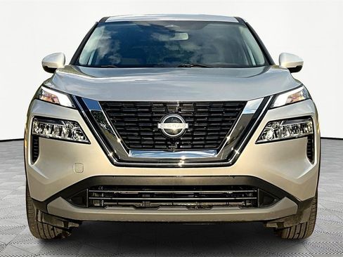 Used 2022 Nissan Rogue SV image 3