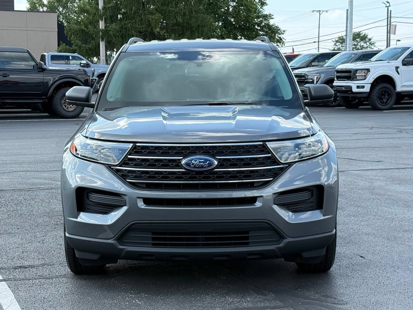 Used 2024 Ford Explorer XLT w/ Class IV Trailer Tow Package AWD/4WD image 9