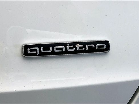 Used 2021 Audi Q3 2.0T Premium w/ Convenience Package AWD/4WD image 10