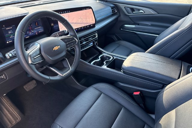 Used 2025 Chevrolet Traverse LT AWD/4WD image 13