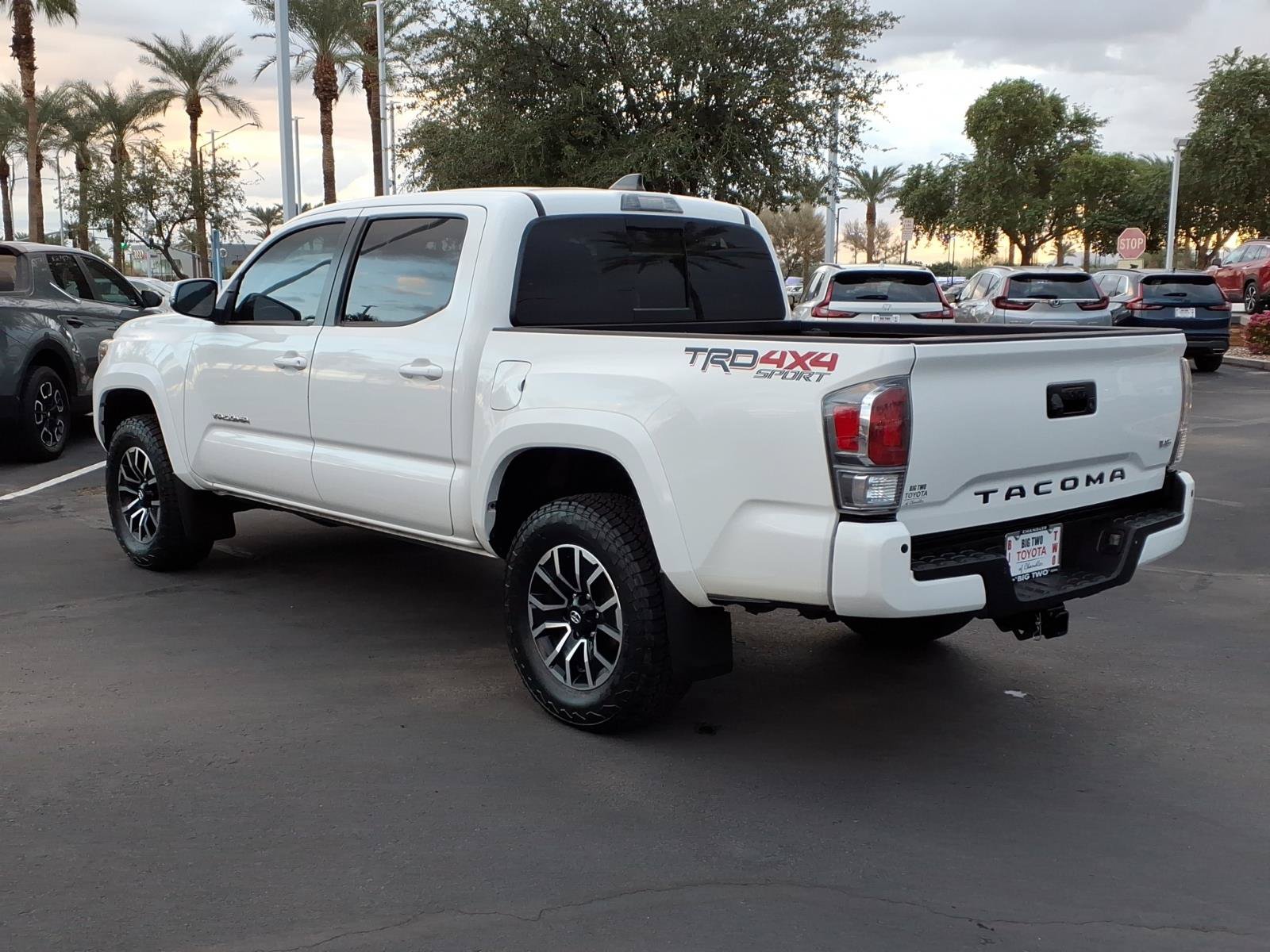 Used 2022 Toyota Tacoma TRD Sport w/ Technology Package AWD/4WD image 6