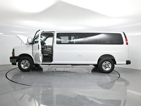 Used 2025 Chevrolet Express 3500 LT w/ LT Preferred Equipment Group RWD image 43