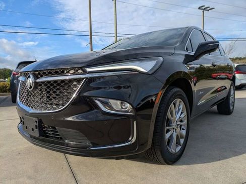 Used 2023 Buick Enclave Avenir FWD image 8