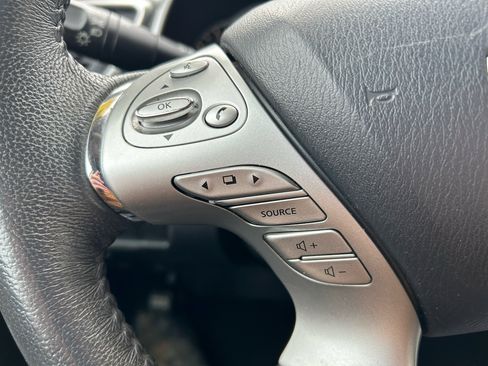 Used 2017 Nissan Murano Platinum image 18