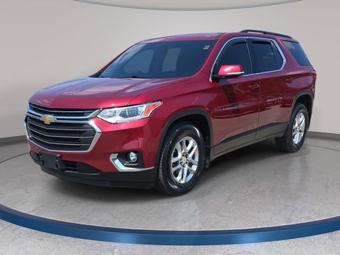 Used 2020 Chevrolet Traverse LT w/ LPO, Floor Liner Package AWD/4WD image 1