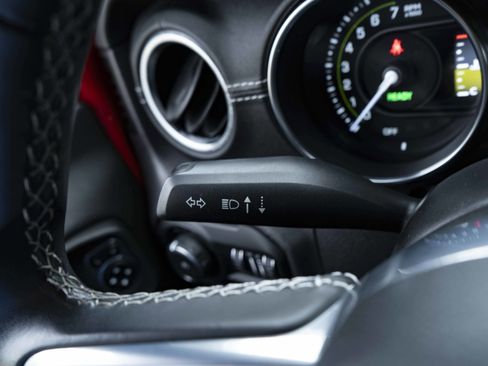 Used 2022 Jeep Wrangler Unlimited Sahara AWD/4WD image 24