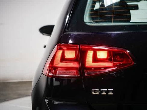 Used 2016 Volkswagen GTI S image 9