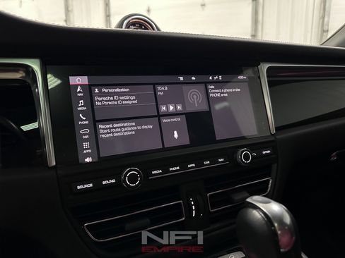 Used 2020 Porsche Macan S AWD/4WD image 29