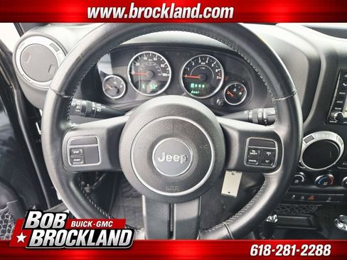 Used 2015 Jeep Wrangler Unlimited Sahara AWD/4WD image 21