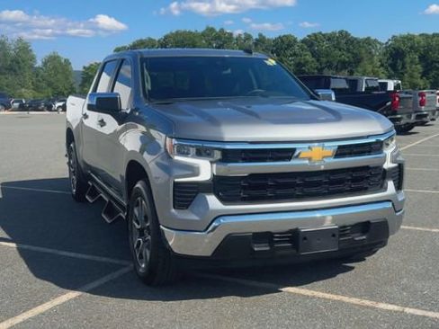 Used 2024 Chevrolet Silverado 1500 LT w/ Leather Package RWD image 3