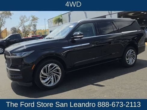 Used 2025 Lincoln Navigator L Reserve AWD/4WD image 6