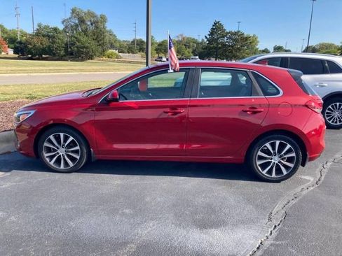 Used 2020 Hyundai Elantra GT FWD image 7