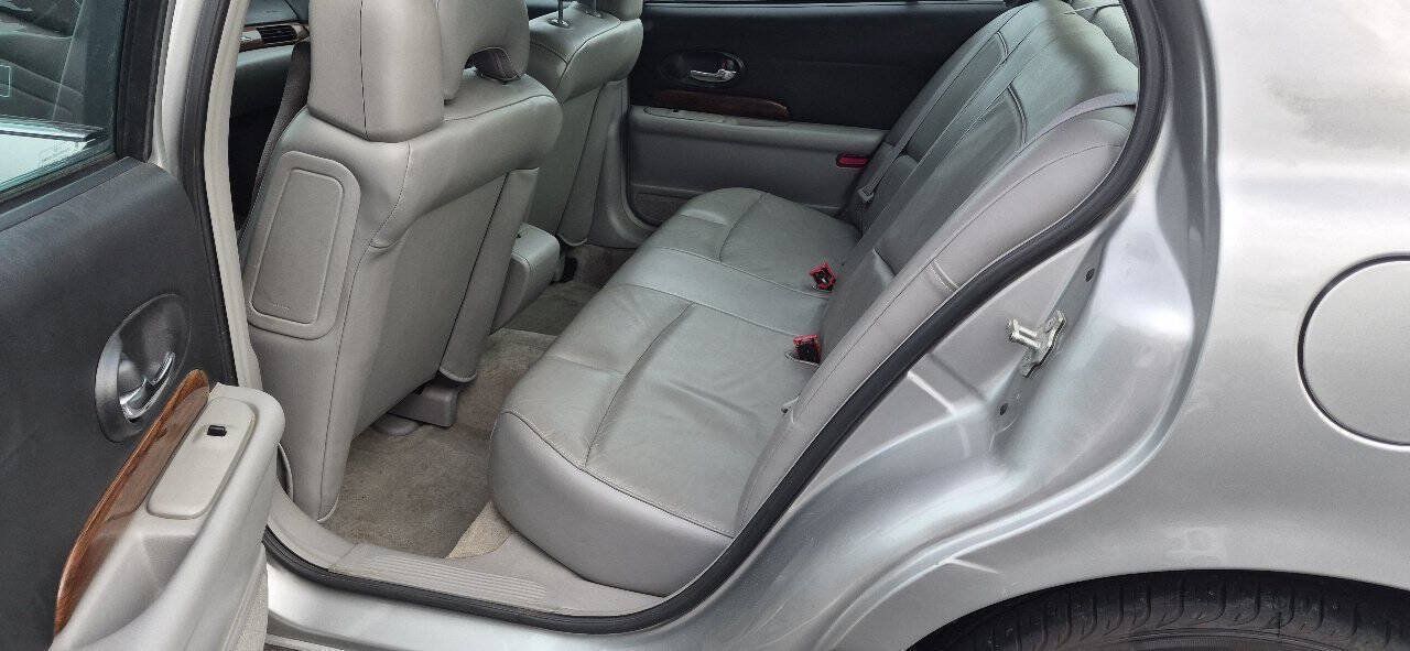 Used 2005 Buick Le Sabre Custom w/ Leather and Comfort Group FWD image 19