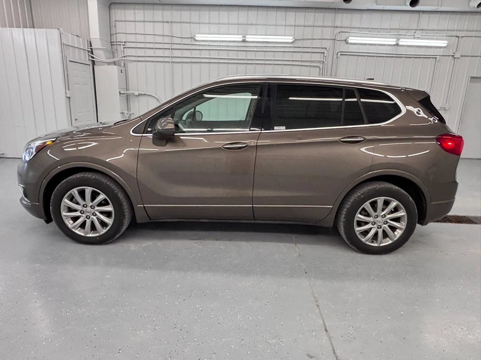 Used 2019 Buick Envision Essence AWD/4WD image 2