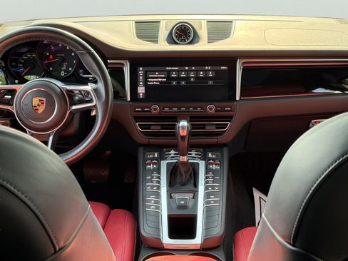 Used 2020 Porsche Macan AWD/4WD image 28