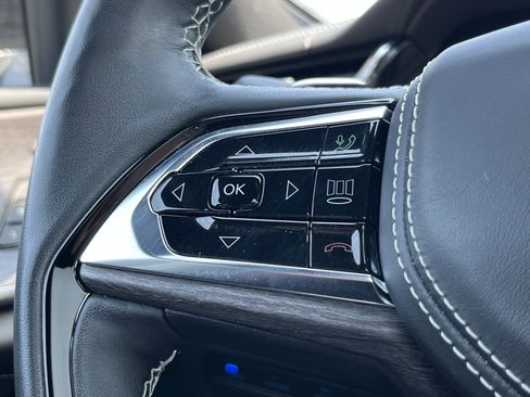 Used 2023 Jeep Grand Cherokee Overland w/ Advanced Protech Group III image 27