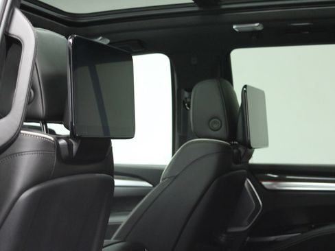 Used 2025 Cadillac Escalade V image 13