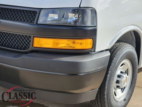 New 2025 Chevrolet Express 2500 Extended RWD image 18